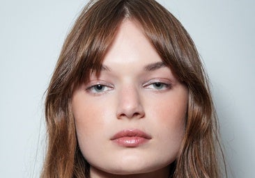 Sólo necesitas tres brochas para crear un look de maquillaje completo.